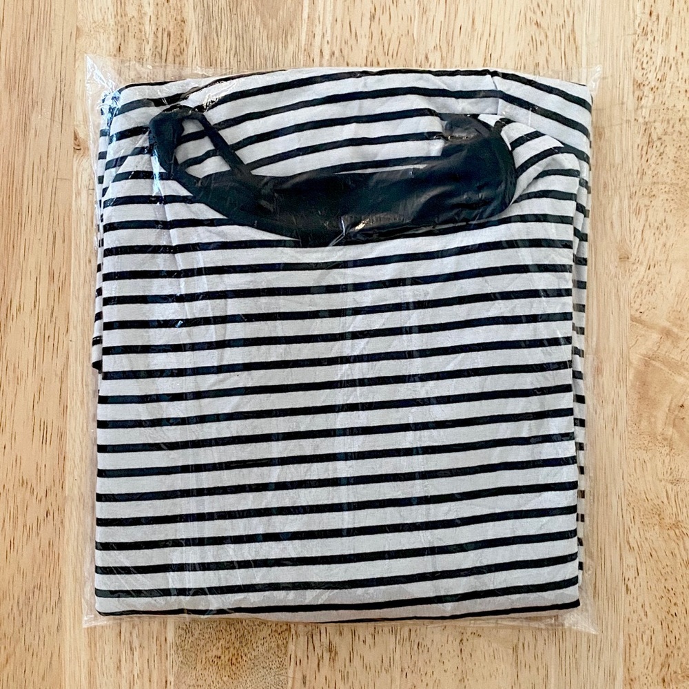 NWT Vince Camuto: Extra Small Striped Round Neck Double Layered Blouse - Picture 5 of 5